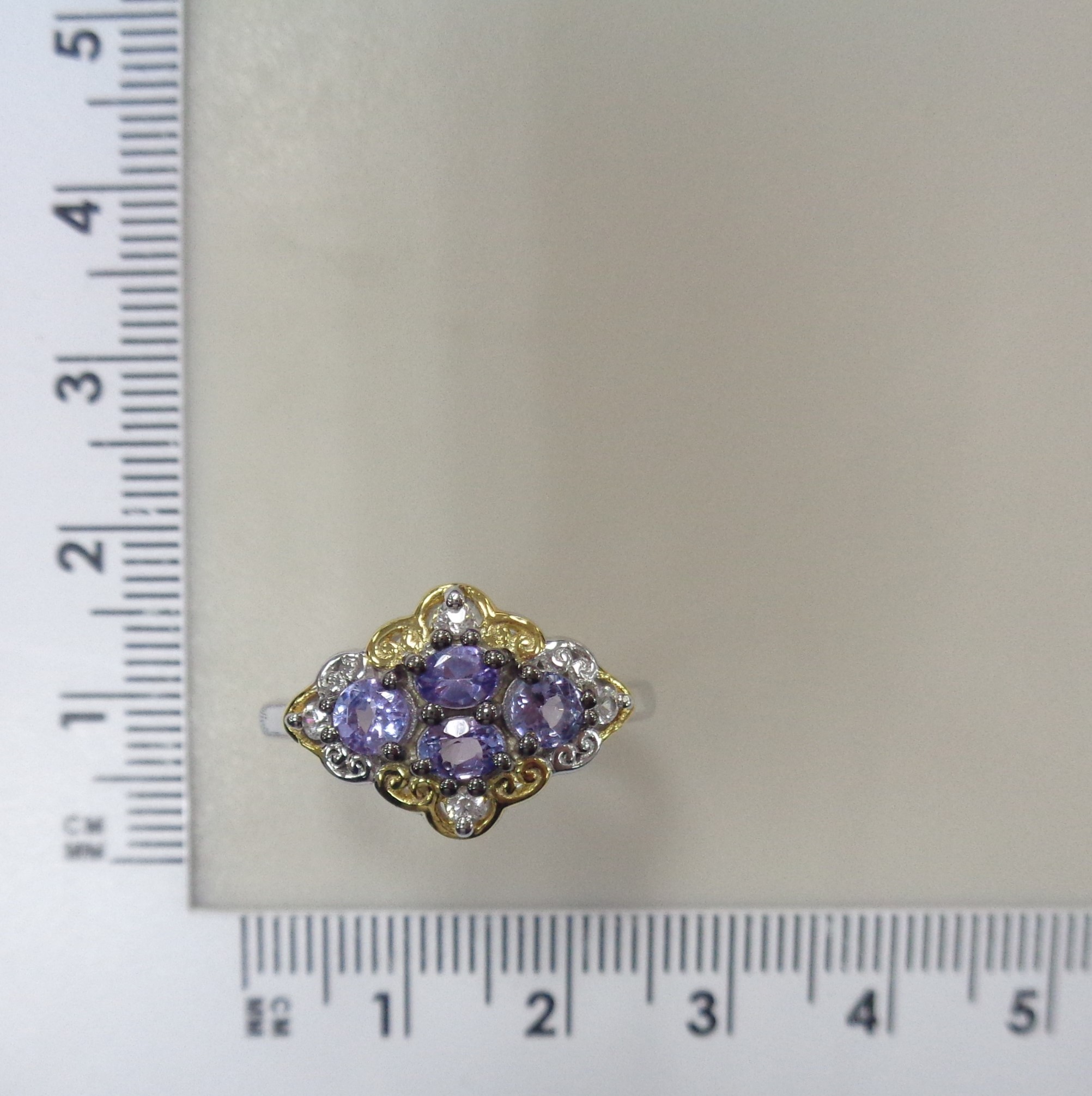 Серебряное кольцо с танзанитами